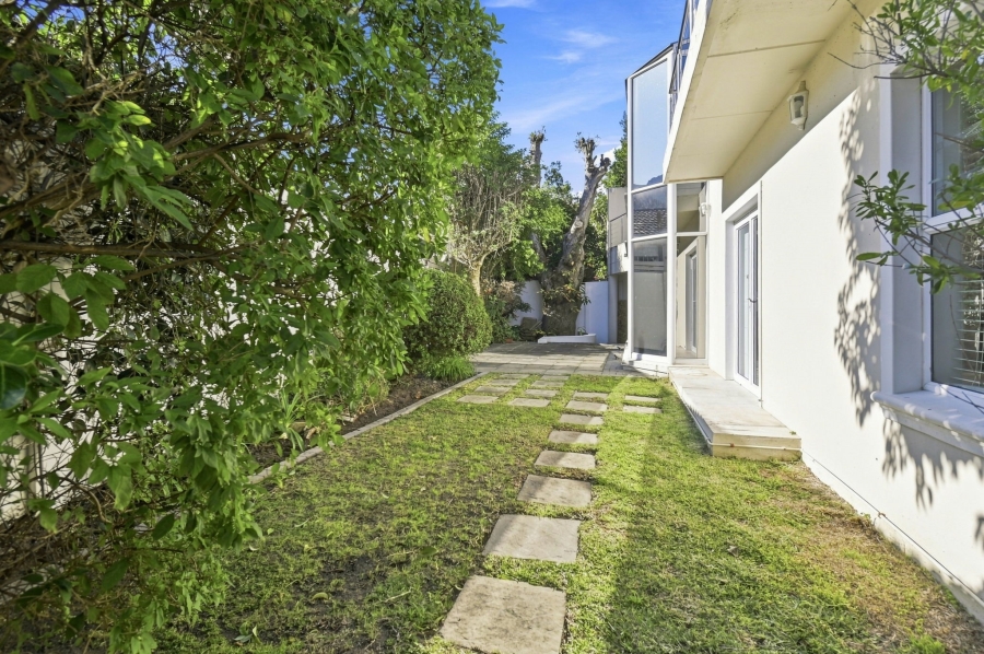 6 Bedroom Property for Sale in Newlands Western Cape
